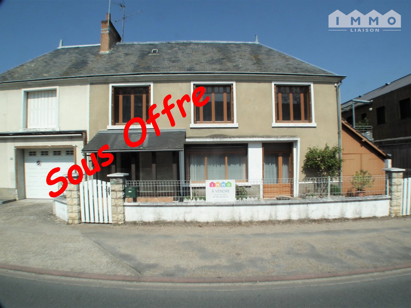 MONT PRES CHAMBORD, à vendre maison / local commercial Immoliaison MONT PRES CHAMBORD, à vendre maison / local commercial Immoliaison