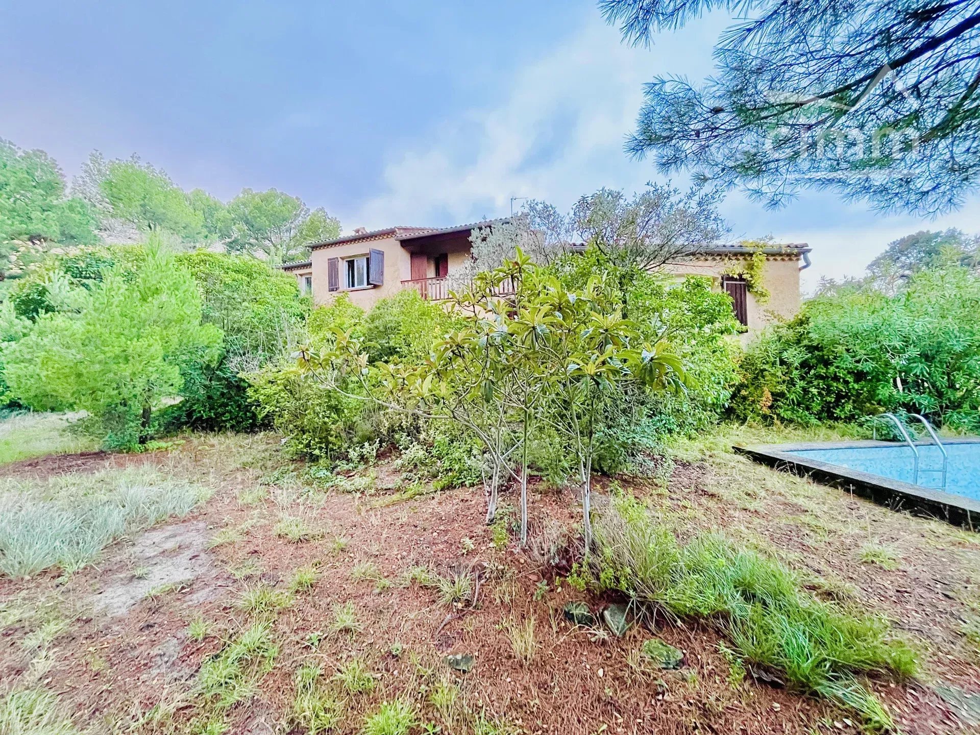 MAISON SUR LES HAUTEURS DU VILLAGE Cimm Immobilier