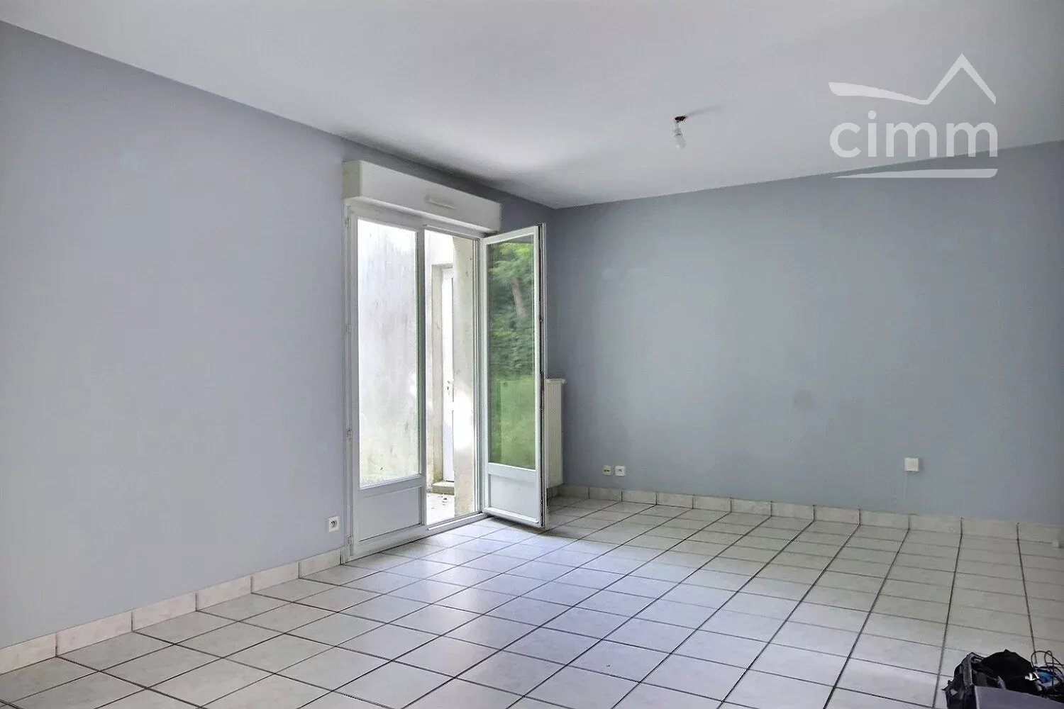 A VENDRE maison 5 pièces à Saint Thibault des Vignes - Photo 1