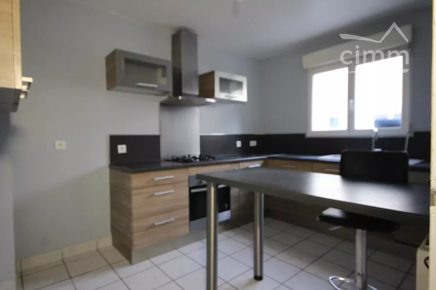 A VENDRE maison 5 pièces à Saint Thibault des Vignes - Miniature 2